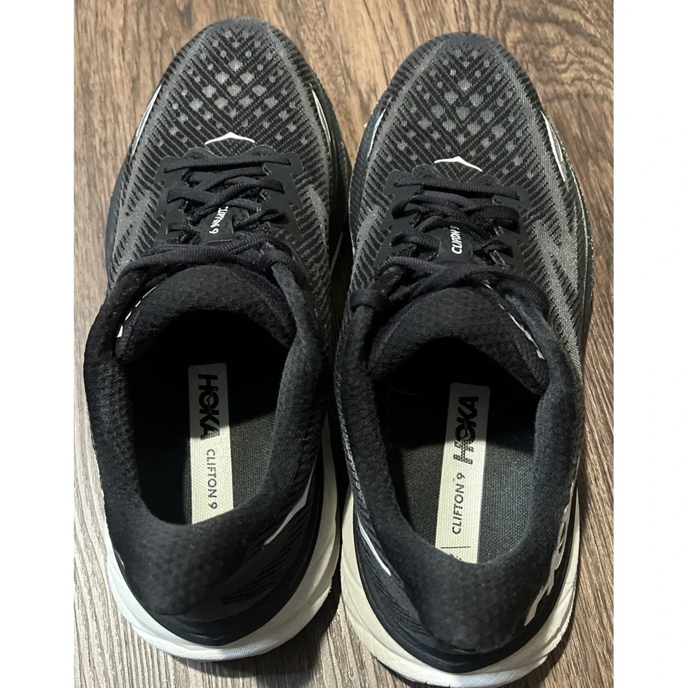Hoka Men's Clifton 9 Lace Up Athletic Running Shoes Black/White Size 10.5 2E
